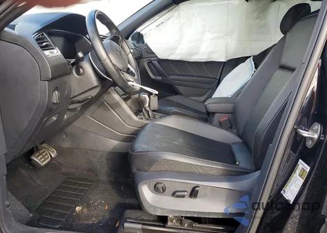 2022 Volkswagen Tiguan Se R-Line Black z USA, uszkodzony, nr VIN 3VVCB7AX4NM130753